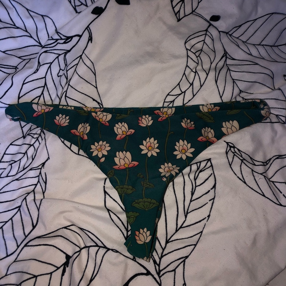 Benoa Lotus bottoms
